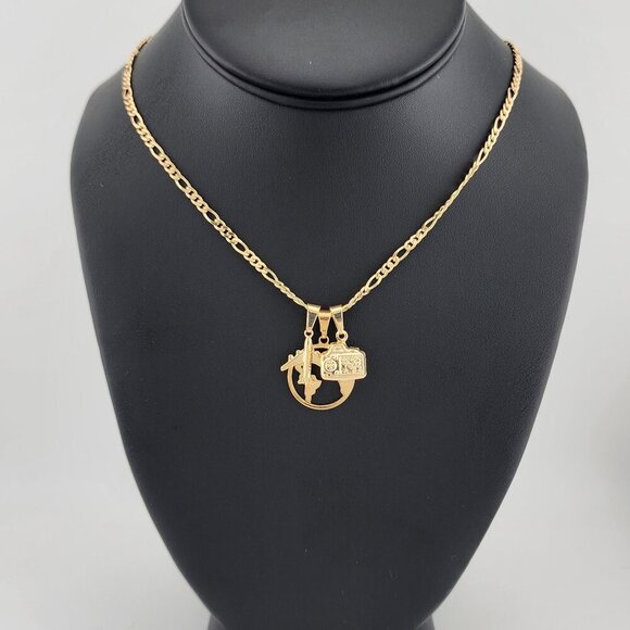 Chic and Timeless: 18k Gold Filled Three-Pendant Necklace – Brazilian Crafted - Picture 5 of 9